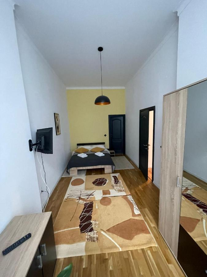 Central Apartment With 2 Bedrooms And 2 Bathrooms Oradea Exteriér fotografie