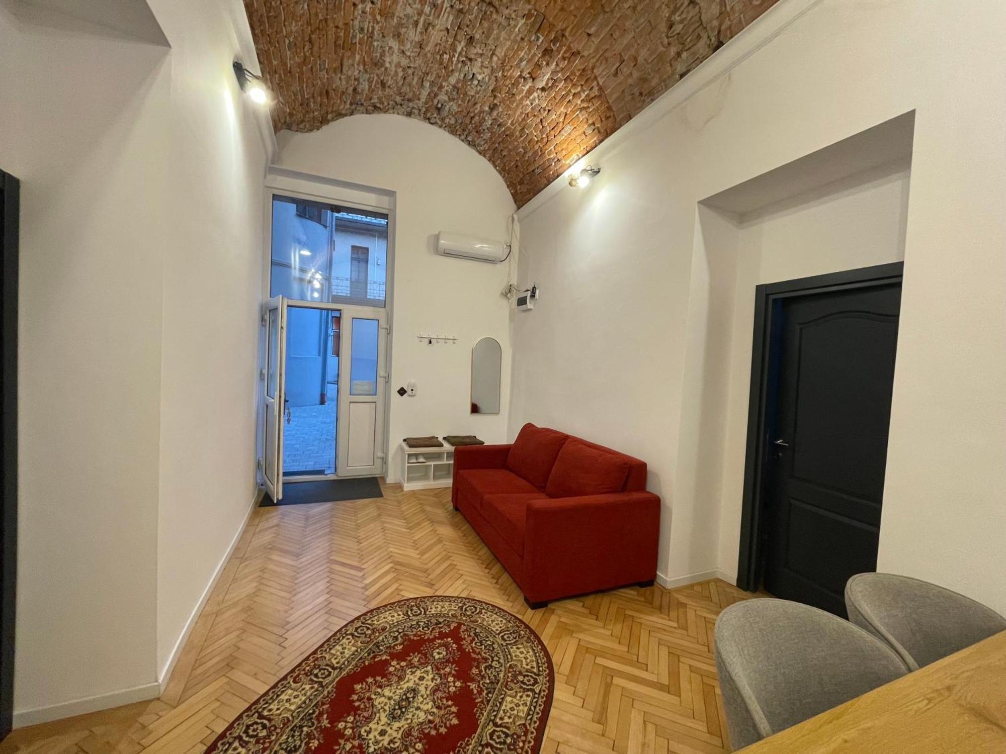 Central Apartment With 2 Bedrooms And 2 Bathrooms Oradea Exteriér fotografie
